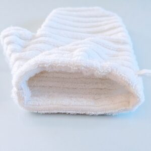 Alt=”cotton-bath-mittens-for-babies”