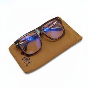 Alt=”Funda para gafas de sol personalizadas”.